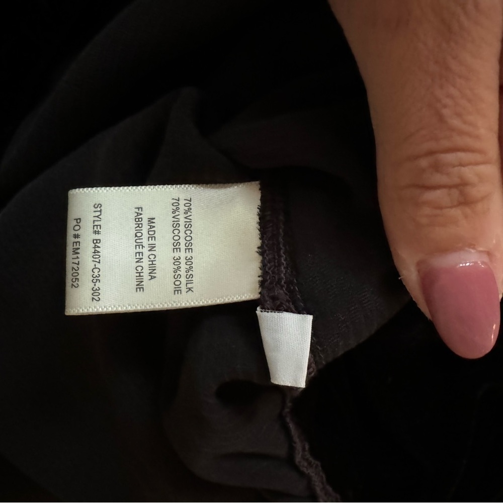 Bella Dahl - Velvet Raglan Sleeve Blouse Black, Medium‎ - Picture 4 of 8